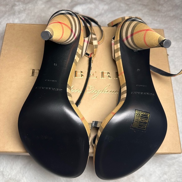 Burberry Tan and Black Strappy Sandals - Picture 5 of 6
